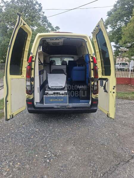 Mercedes Benz Vito 