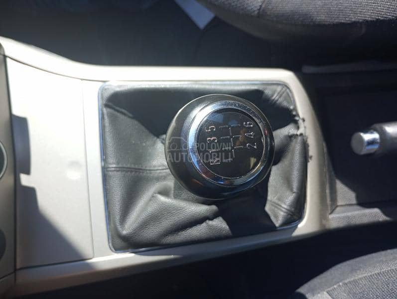 Kompletan auto u delovima