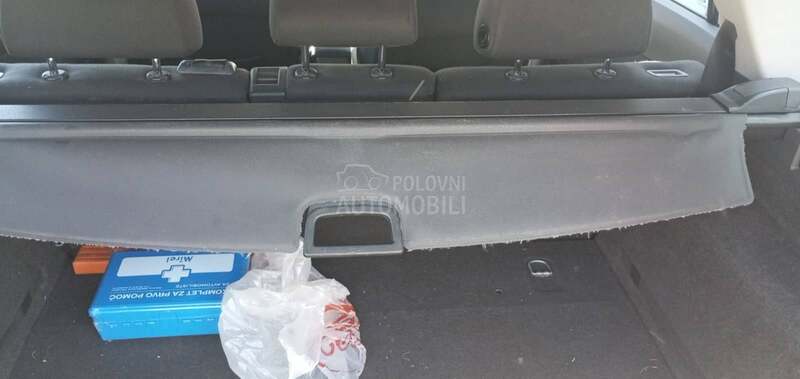 Kompletan auto u delovima