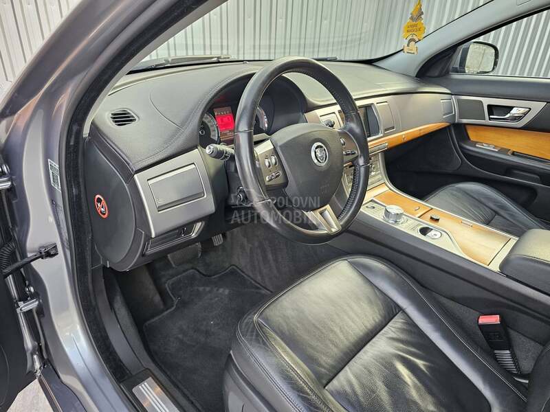Jaguar XF 3.0d Edition