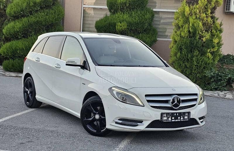 Mercedes Benz B 180 AUT0MATIC/LED Mercedes Benz B 180 AUT0MATIC/LED