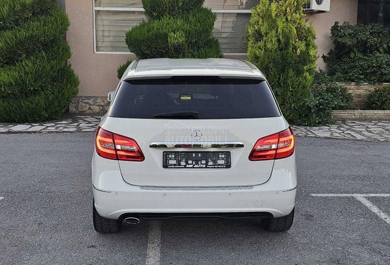 Mercedes Benz B 180 AUT0MATIC/LED Mercedes Benz B 180 AUT0MATIC/LED