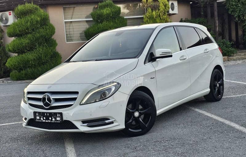 Mercedes Benz B 180 AUT0MATIC/LED Mercedes Benz B 180 AUT0MATIC/LED