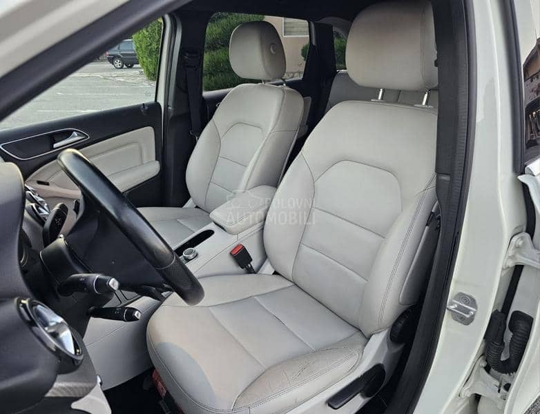 Mercedes Benz B 180 AUT0MATIC/LED Mercedes Benz B 180 AUT0MATIC/LED