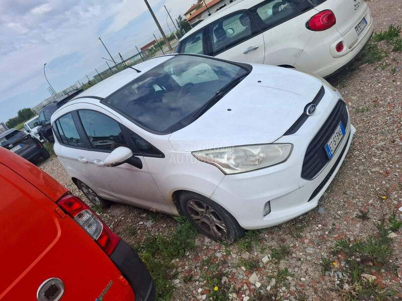 svi delovi za auto