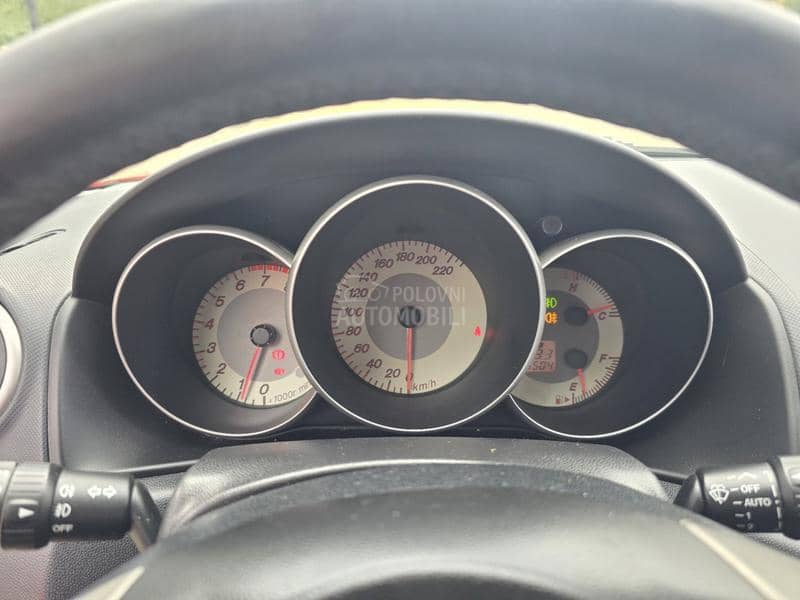 Mazda 3 1.6 b Mazda 3 1.6 b