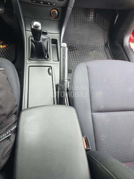 Mazda 3 1.6 b Mazda 3 1.6 b