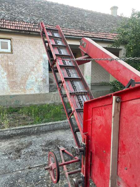 Zmaj krunjac kukuruza