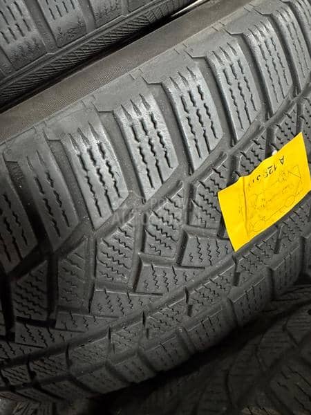 Continental 215/50 R18 Zimska