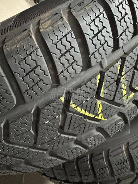 Pirelli 215/55 R18 Zimska