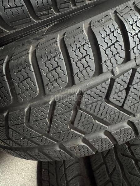 Pirelli 215/55 R18 Zimska