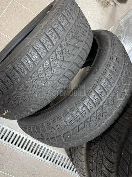 Pirelli 215/55 R18 Zimska