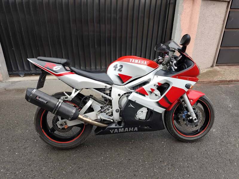 Yamaha R6