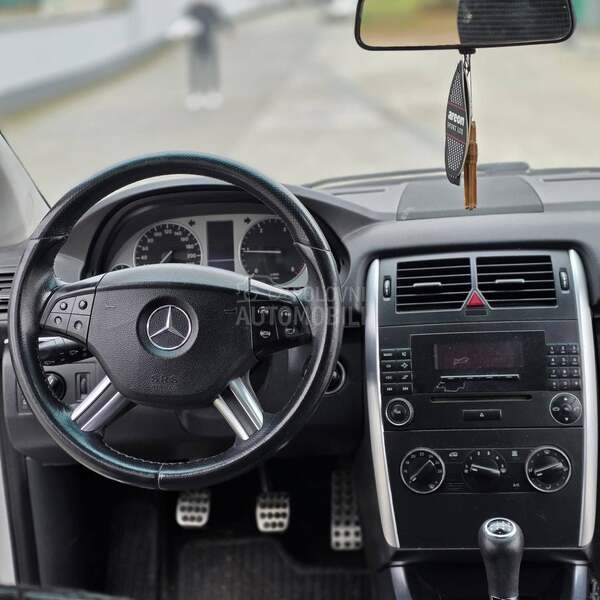 Mercedes Benz B 180 2.0//109 k s