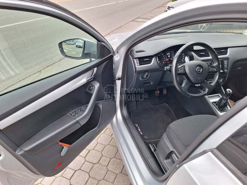 Škoda Octavia 1.6TDI XENON/DIODA