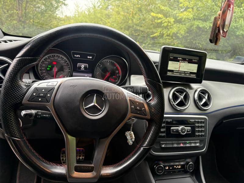 Mercedes Benz CLA 200 