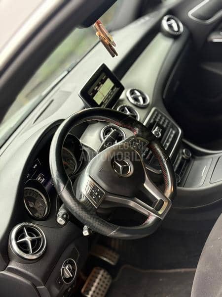 Mercedes Benz CLA 200 