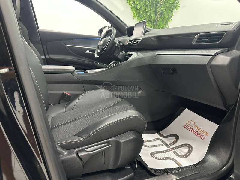 Peugeot 3008 1.2i GT LINE AUT