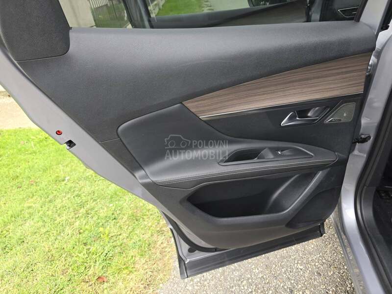 Peugeot 3008 GT Hybrid4/300/4x4