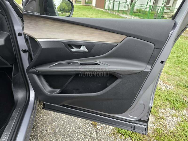 Peugeot 3008 GT Hybrid4/300/4x4