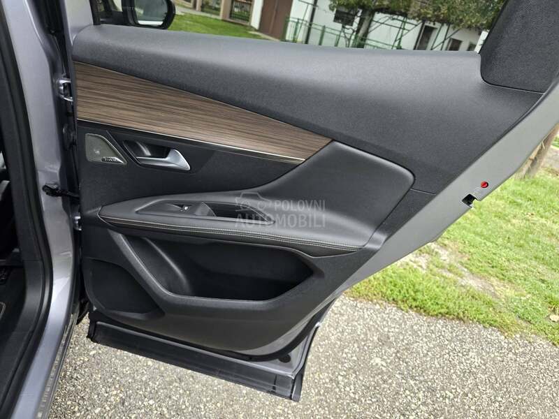 Peugeot 3008 GT Hybrid4/300/4x4