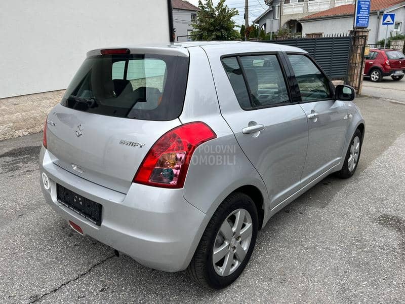 Suzuki Swift 1.3 nav. CH