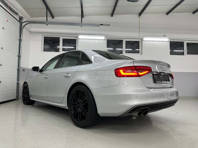 Audi A4 2.0 TDI SLINE