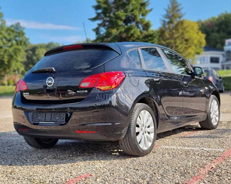 Opel Astra J 1.4 ben.CH