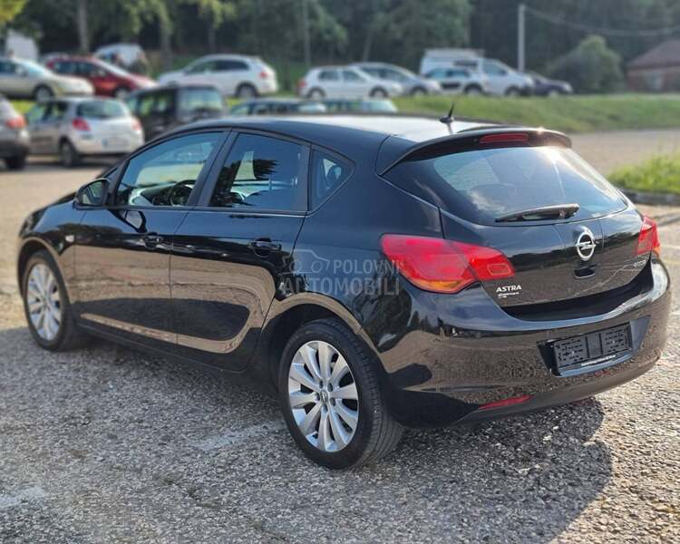 Opel Astra J 1.4 ben.CH