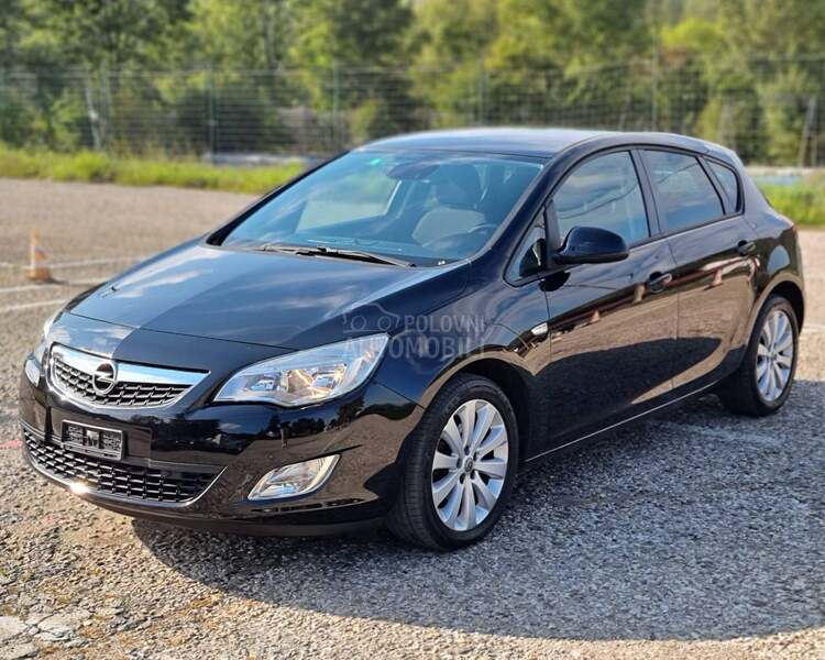 Opel Astra J 1.4 ben.CH