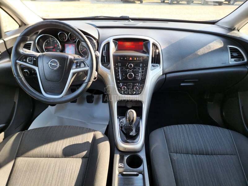 Opel Astra J 1.4 ben.CH