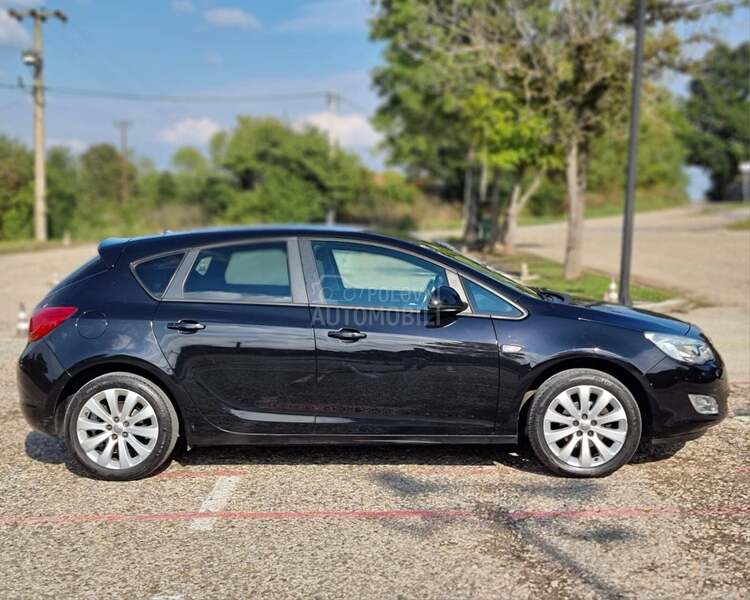 Opel Astra J 1.4 ben.CH
