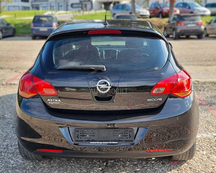 Opel Astra J 1.4 ben.CH