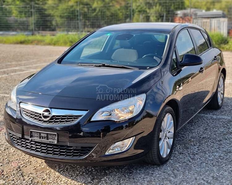Opel Astra J 1.4 ben.CH