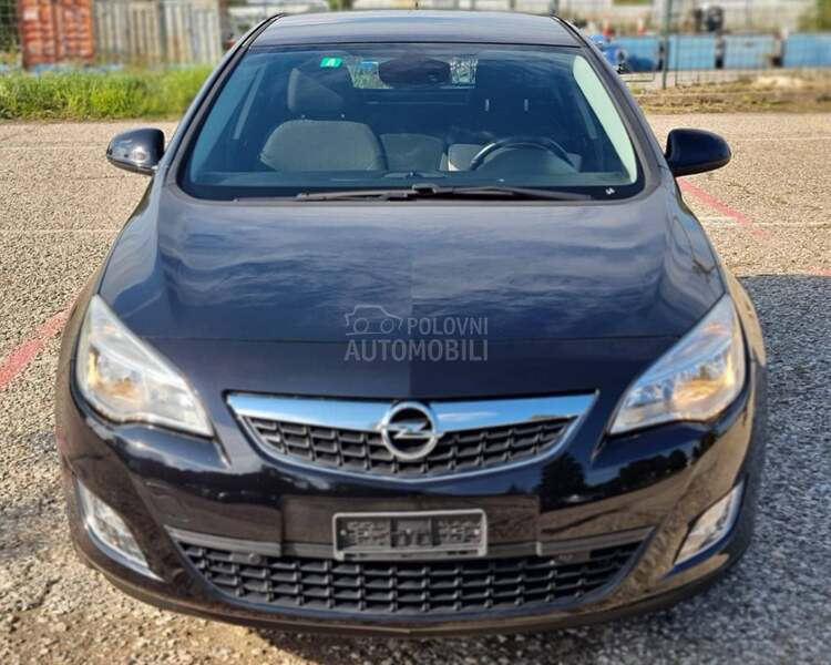 Opel Astra J 1.4 ben.CH