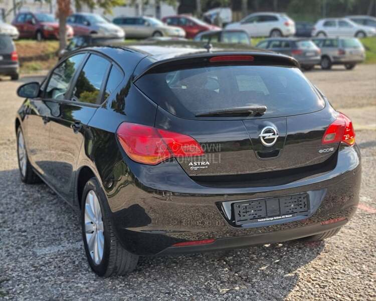 Opel Astra J 1.4 ben.CH