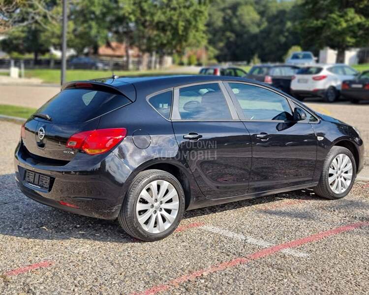 Opel Astra J 1.4 ben.CH