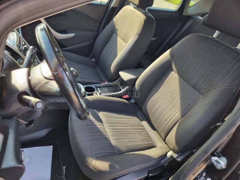 Opel Astra J 1.4 ben.CH