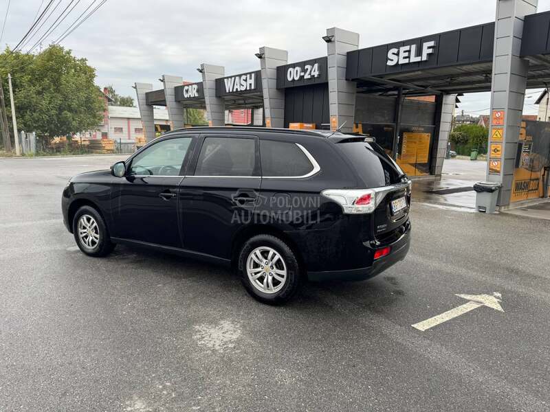 Mitsubishi Outlander 