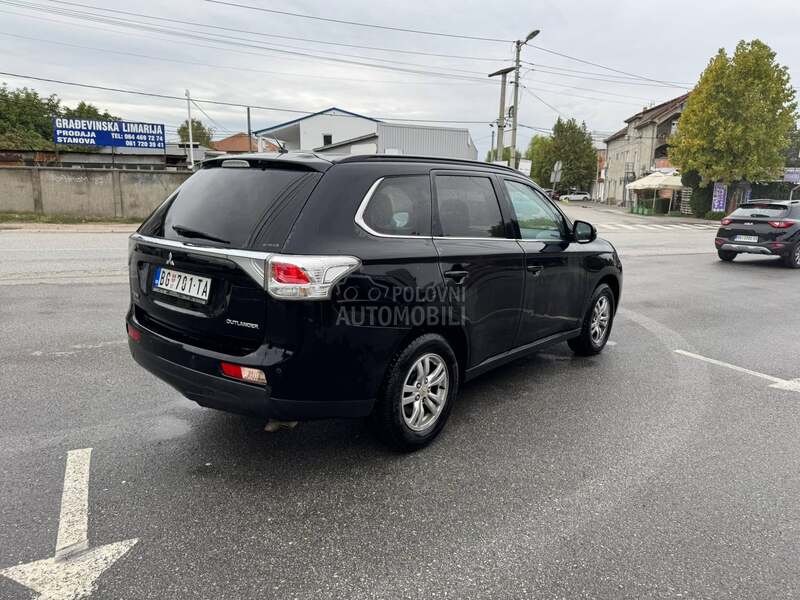 Mitsubishi Outlander 