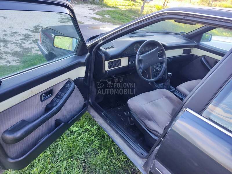 Audi 100 2.3E