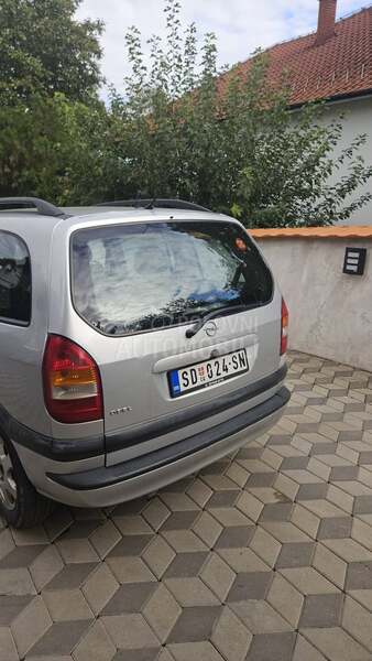 Opel Zafira 