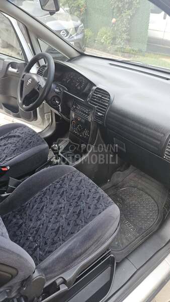 Opel Zafira 