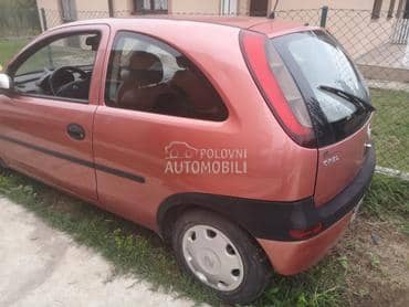 Opel Corsa C 2002. god. -  kompletan auto u delovima
