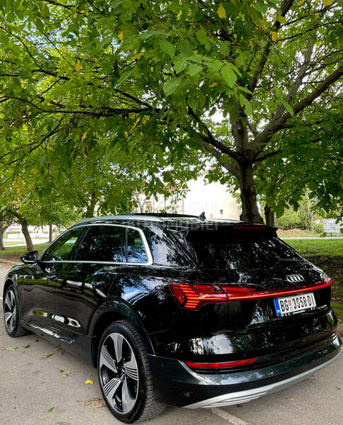 Audi e-tron 