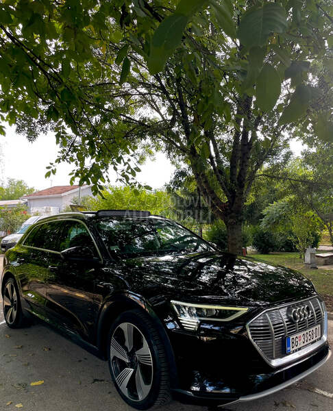 Audi e-tron 