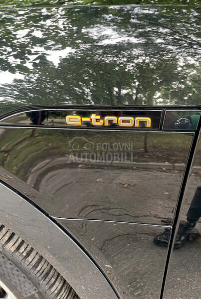 Audi e-tron 