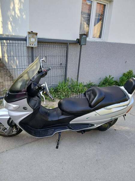 Suzuki Burgman 250