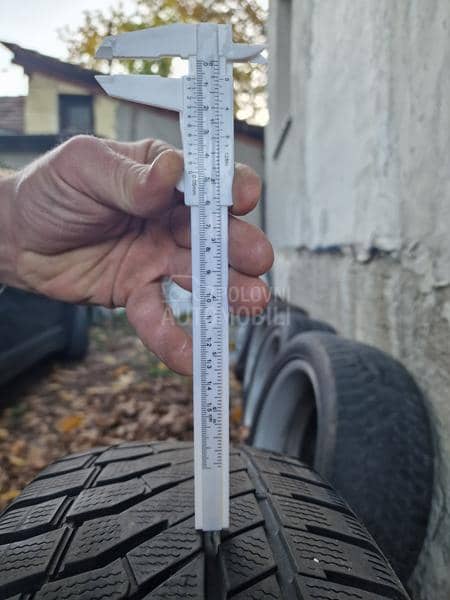 Falken 235/60 R18 Zimska