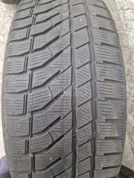 Falken 235/60 R18 Zimska